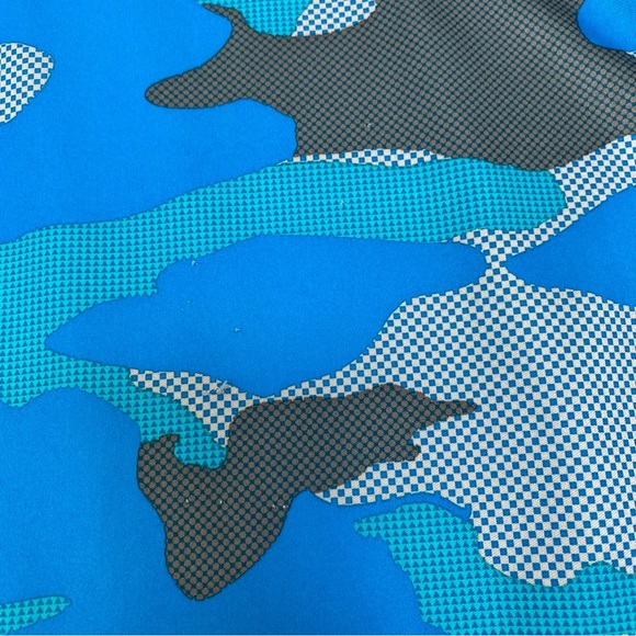 Under Armour Blue Camo Workout Top - Picture 4 of 12